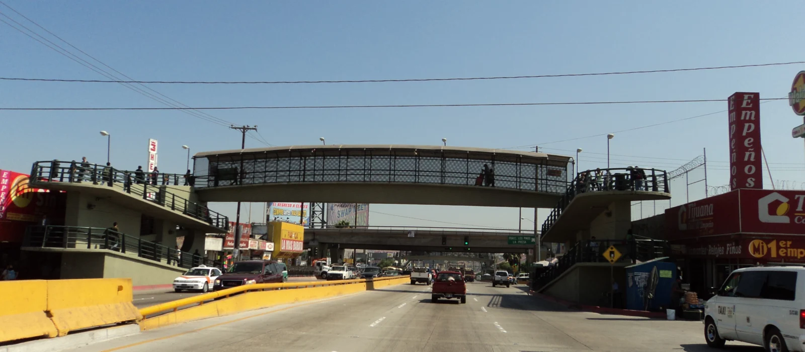 Cruce conocido como Cinco y Diez, junto a la Colonia La Mesa, Tijuana