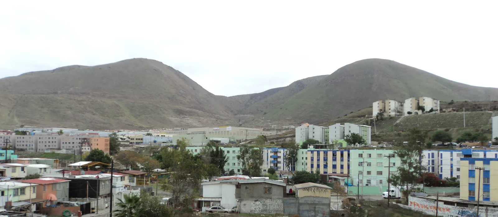 Conjunto habitacional INFONAVIT Presidentes al pie del cerro, Tijuana